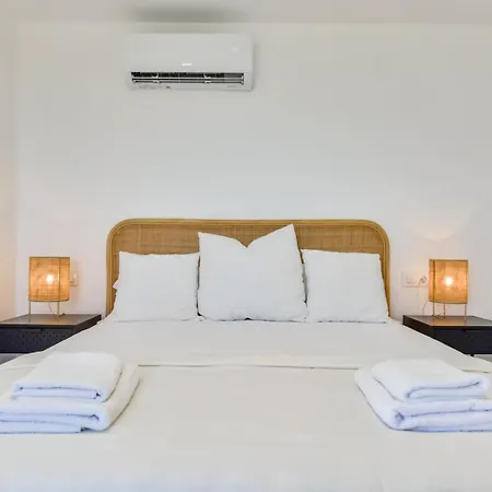 Guzman - Garrofer וילה בניסה